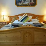 Gemeinschaftshof 3*